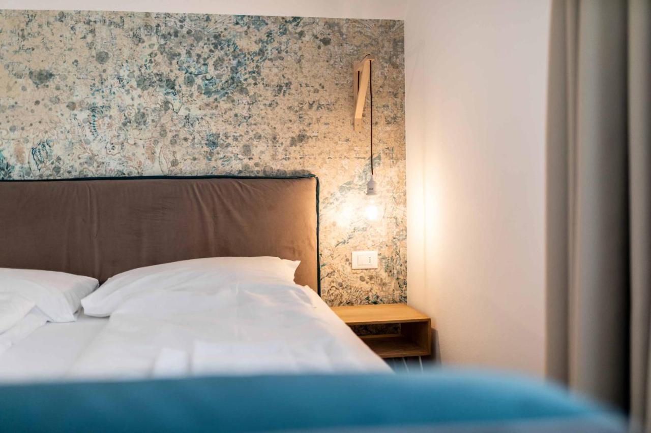 Stay Cooper L Guesthouse Zum Loewen Merano Exterior photo