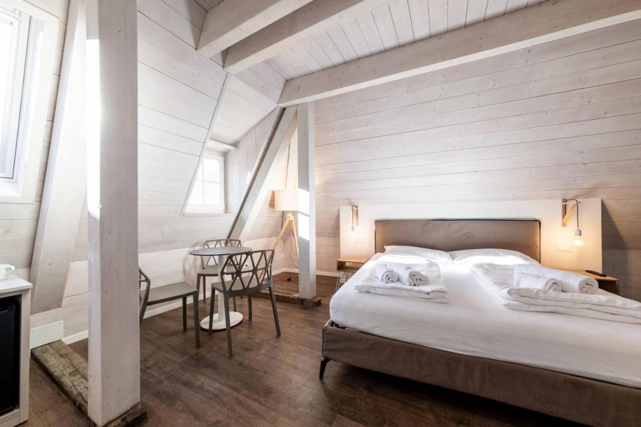 Stay Cooper L Guesthouse Zum Loewen Merano Exterior photo