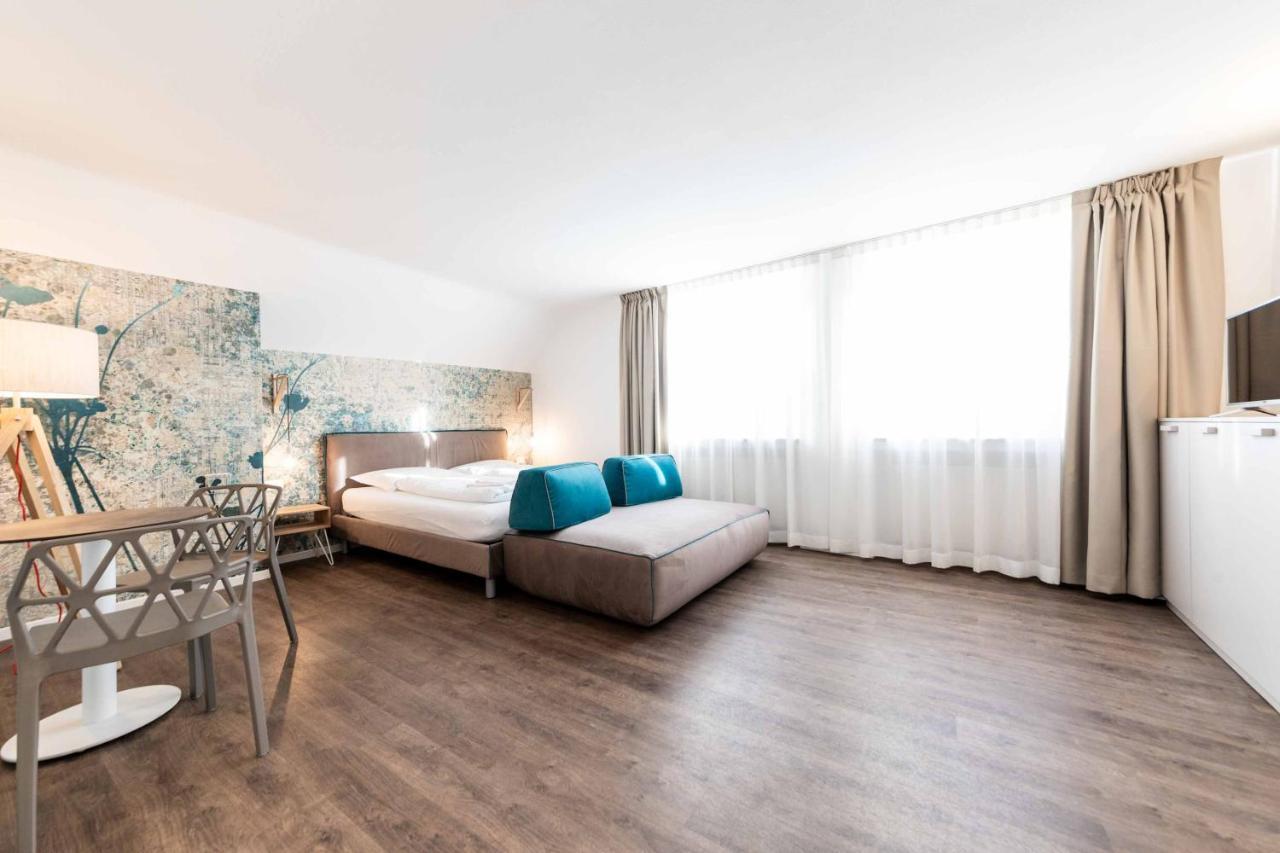 Stay Cooper L Guesthouse Zum Loewen Merano Exterior photo