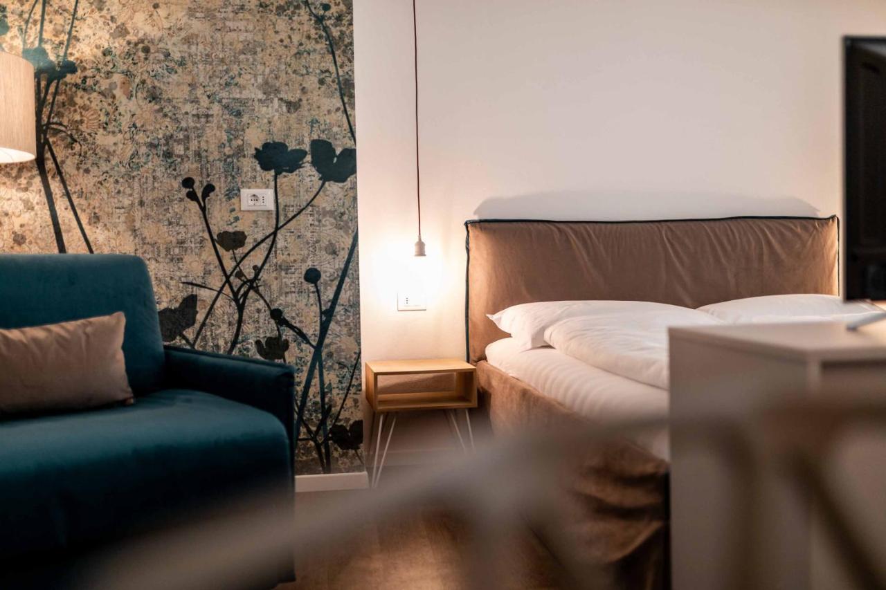 Stay Cooper L Guesthouse Zum Loewen Merano Exterior photo