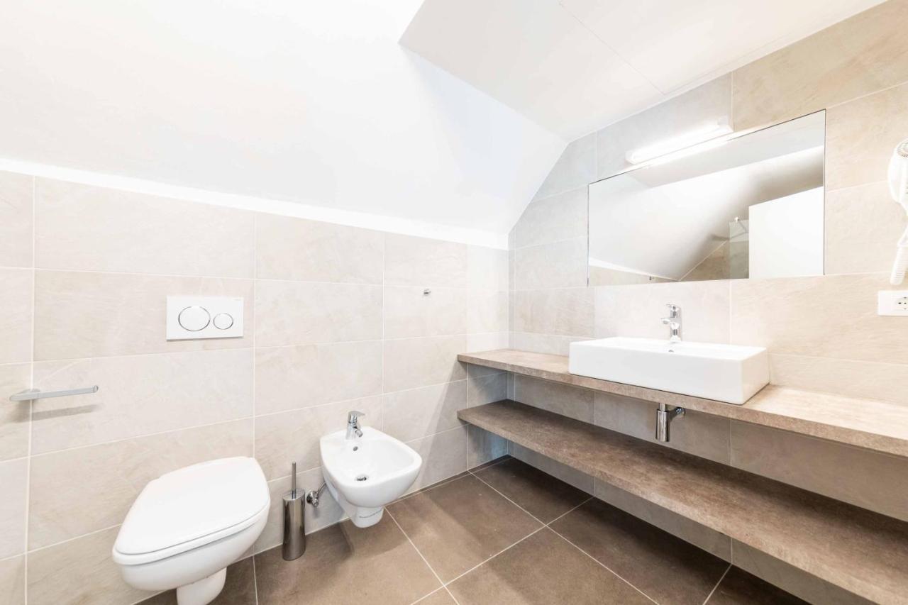 Stay Cooper L Guesthouse Zum Loewen Merano Exterior photo